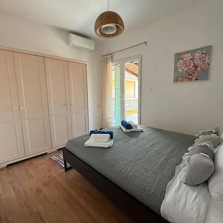 Alechimmo Authentic Corfiot Style House - 2 Bedrooms - Split Level Holiday home